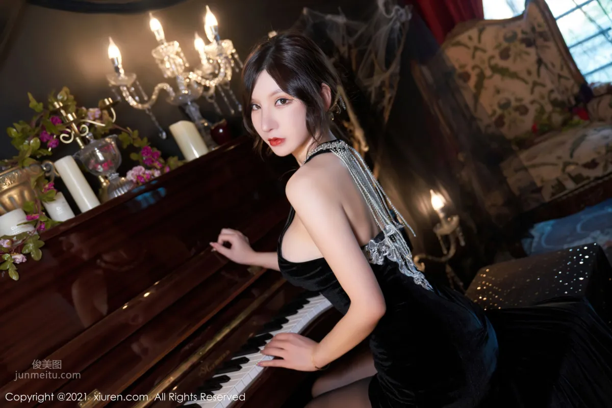 Zhou Yuxi Dali Travel Shoot, Gorgeous and Elegant Black Stockings and Halter Dress photo 47