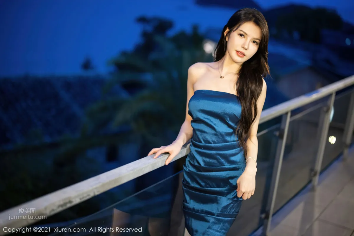 New Model Yuan Yuanjiang, Deep Blue Elegant Formal Dress photo 5