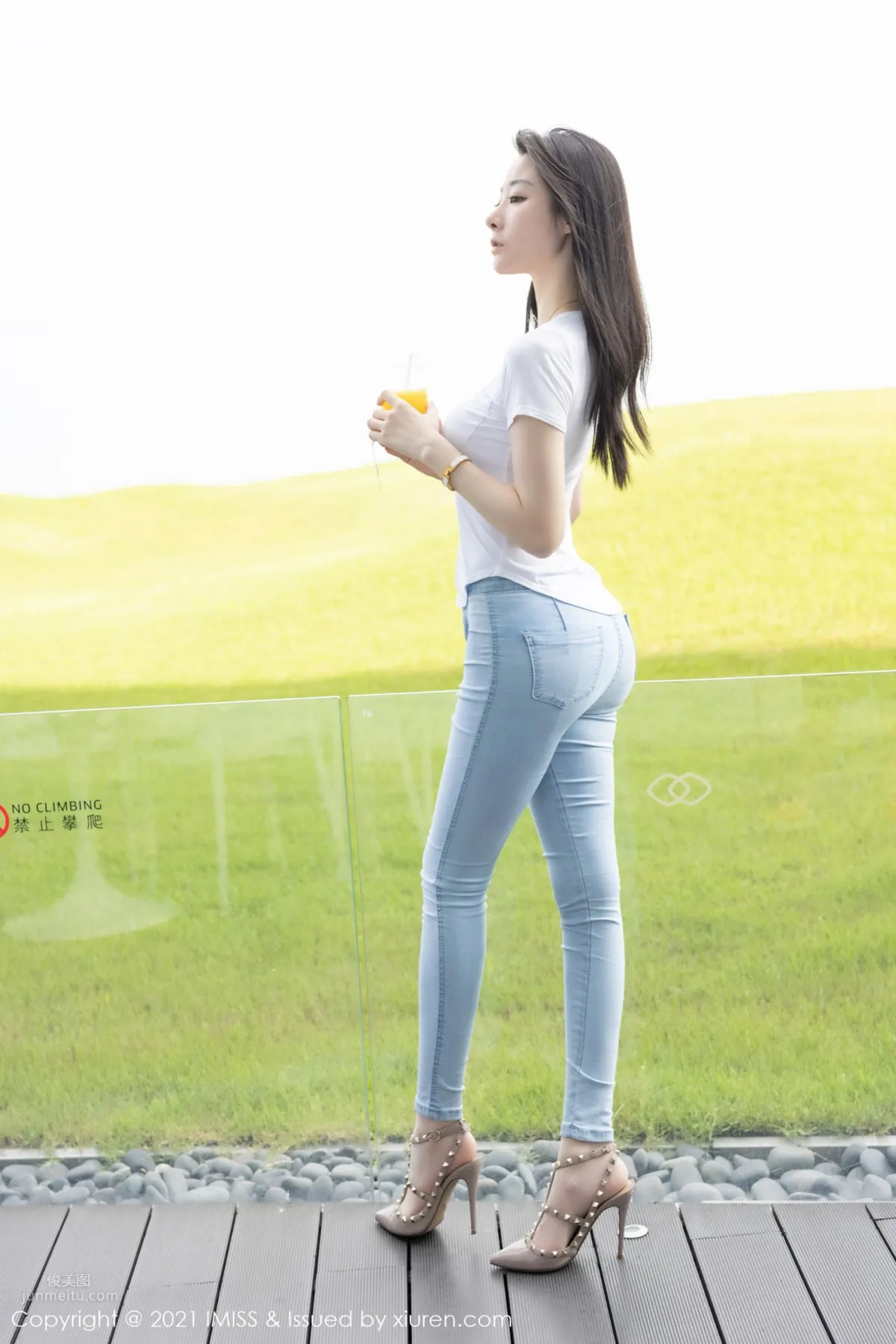 新人模特逗逗DouDou 長相清秀苗條多姿 4