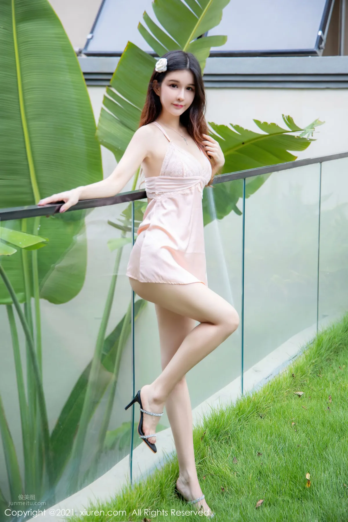 Zhang Yumeng Sanya Travel Shoot, Light Pink Pajamas Theme photo 4