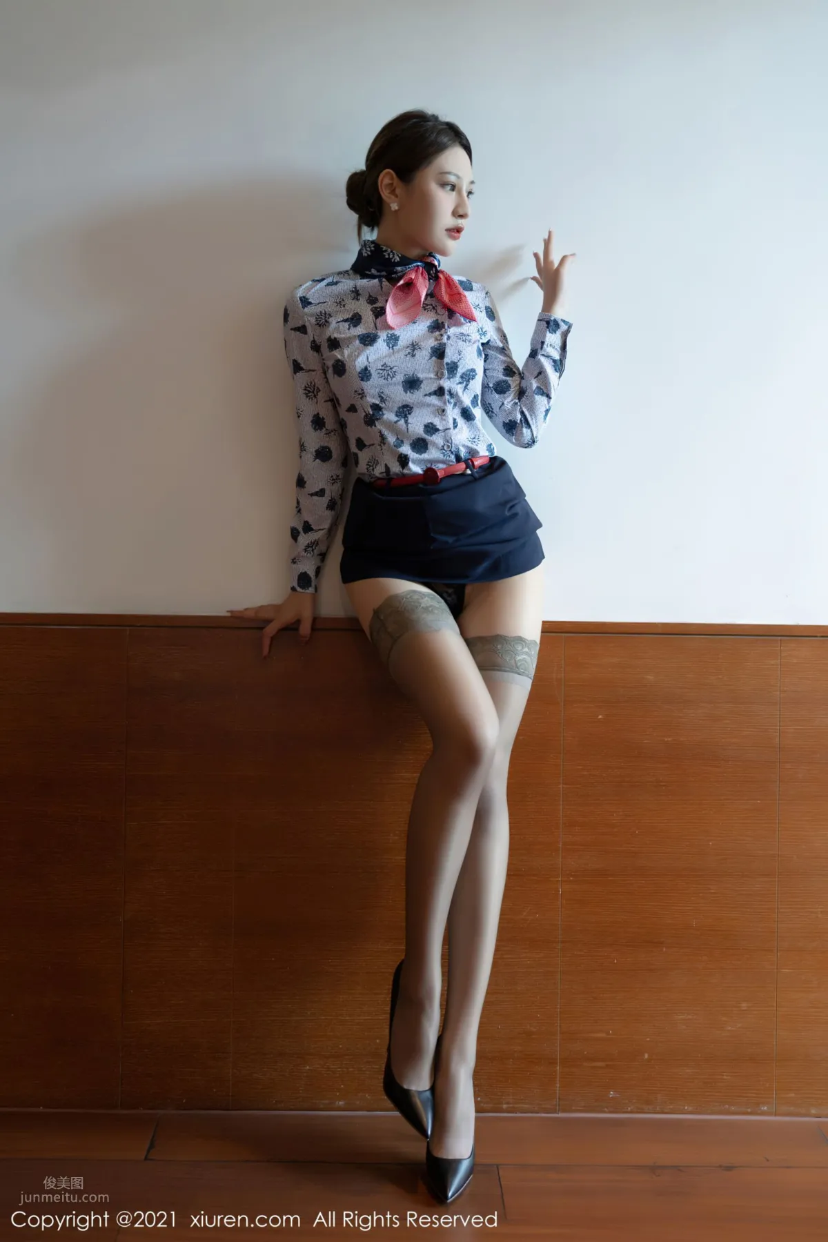 Graceful Model Zhang Xinxin, Elegant and Varied Flight Attendant Uniform photo 13