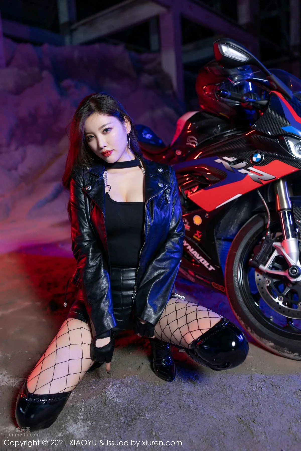机车女郎杨晨晨 皮靴网袜飒爽多姿_8