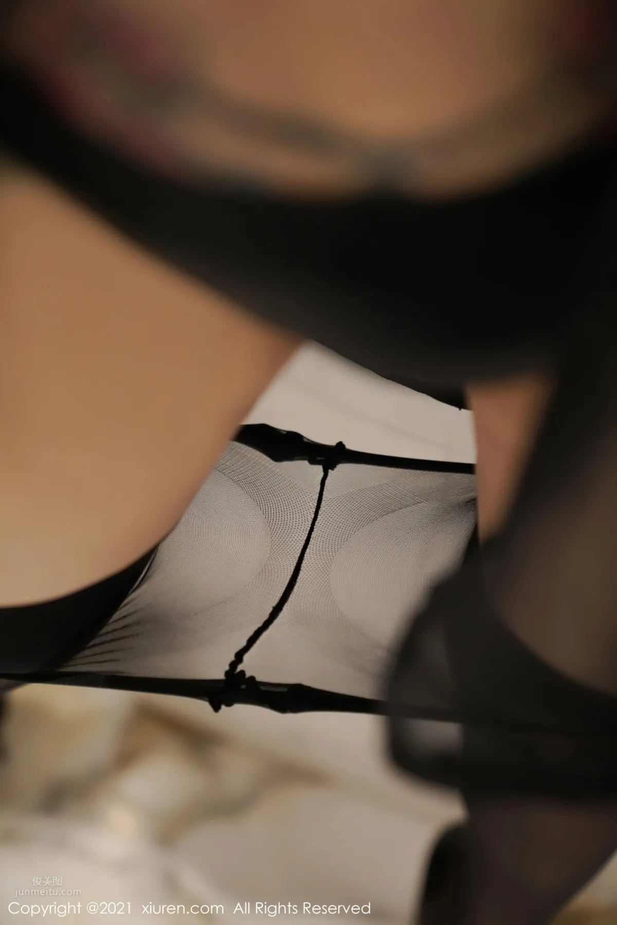 Mature Model Tian Bingbing, Black Shirt with Charming Allure photo 43