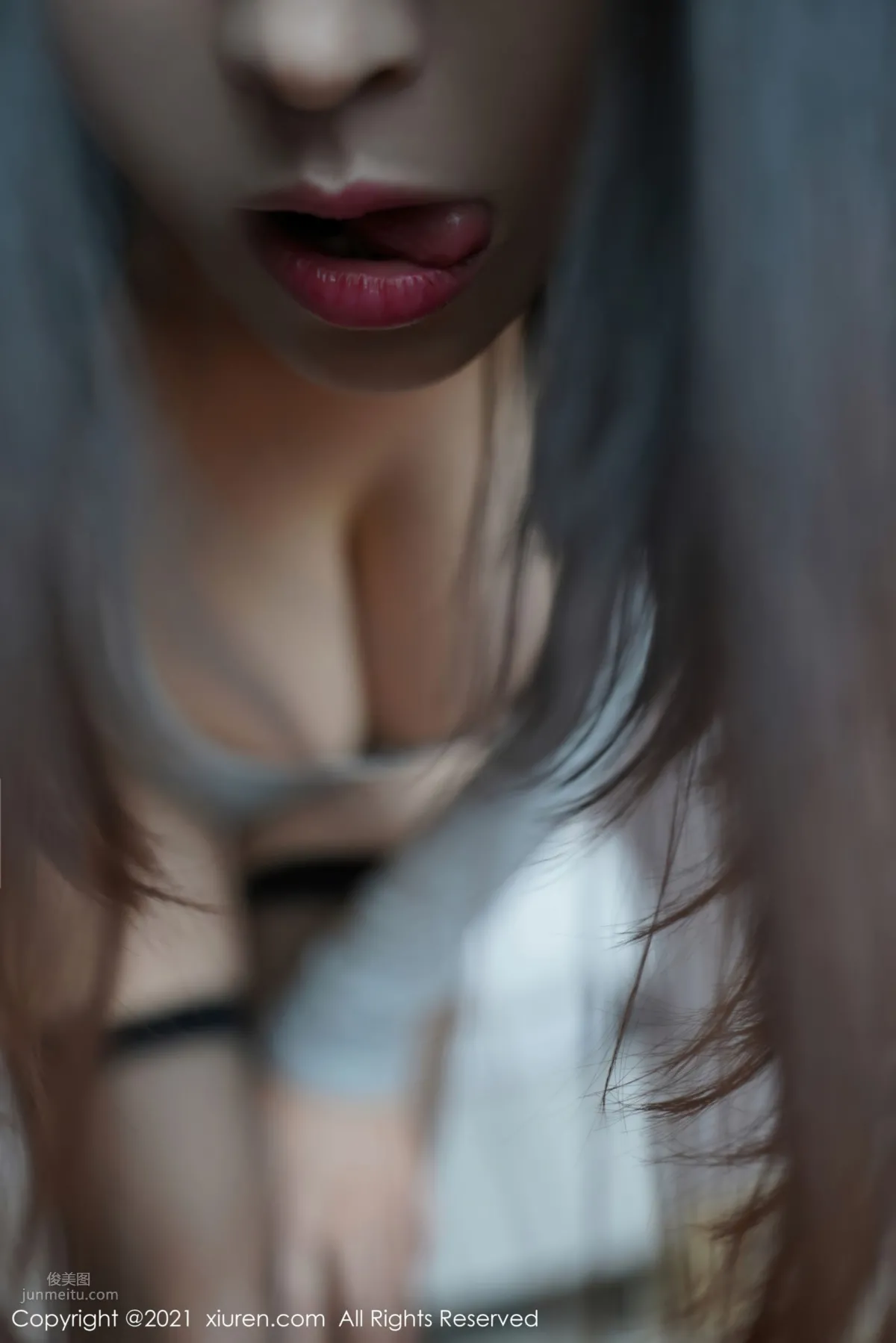 Mildly Mature Beauty Qiao Manni, Gray Bodysuit Presentation photo 32
