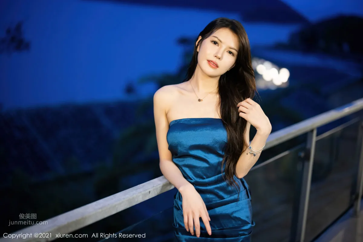 New Model Yuan Yuanjiang, Deep Blue Elegant Formal Dress photo 4