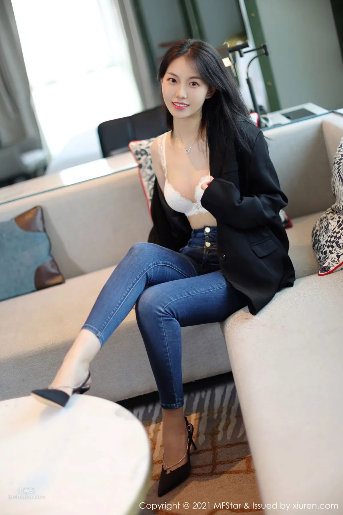 New Model Yike Tiandan Huang a, Capable and Elegant Suit and Jeans photo 19