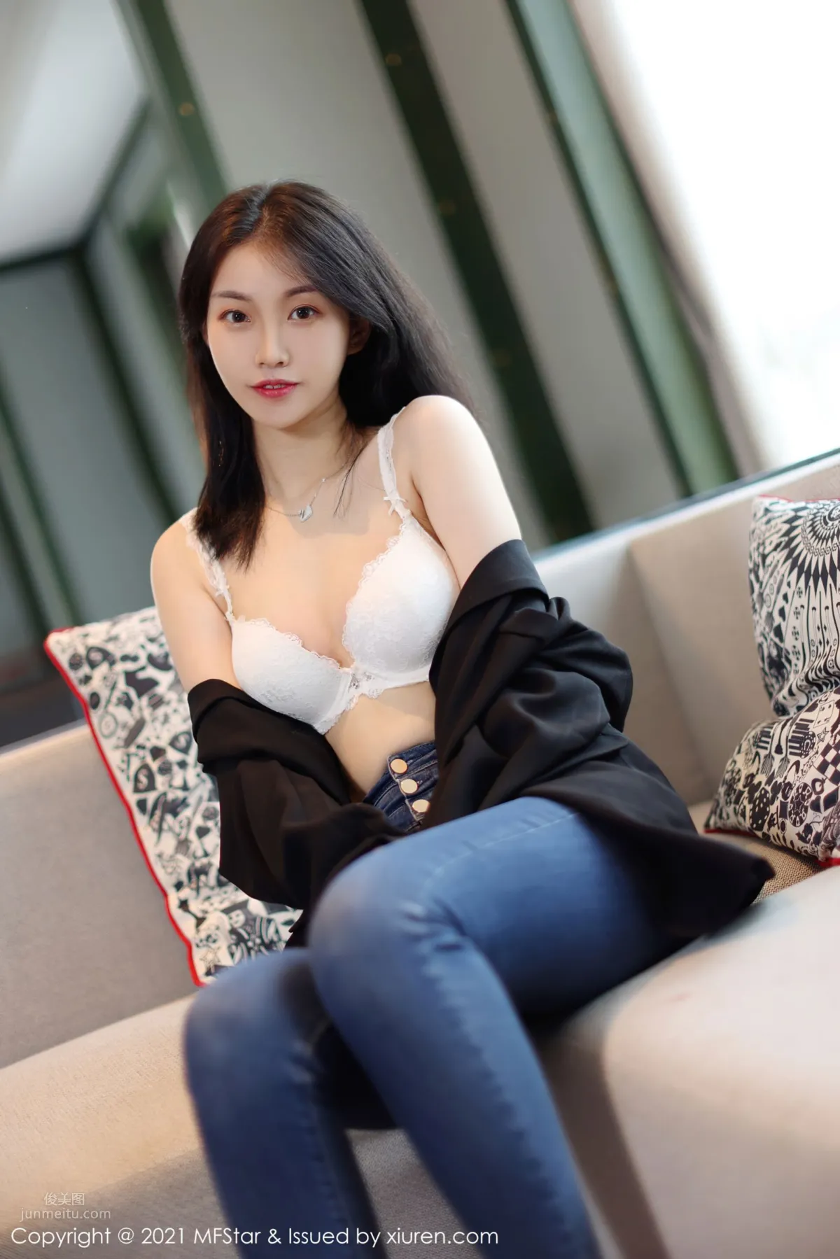 New Model Yike Tiandan Huang a, Capable and Elegant Suit and Jeans photo 22
