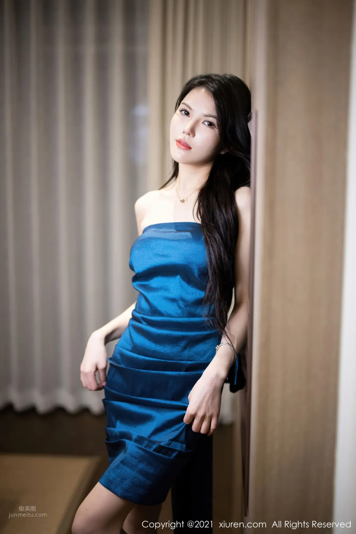 New Model Yuan Yuanjiang, Deep Blue Elegant Formal Dress photo 19