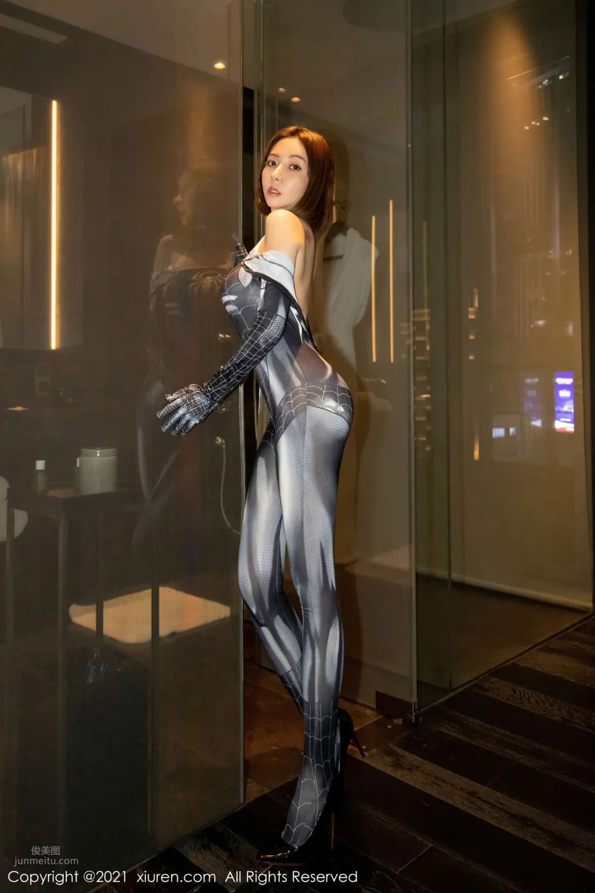Short-Haired Mature Woman Guo'er, Spider-Man Costume Series photo 18