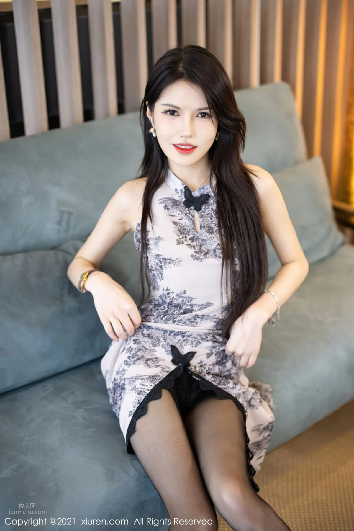New Model Yuan Yuanjiang, Elegant Charm of Classical Qipao photo 3