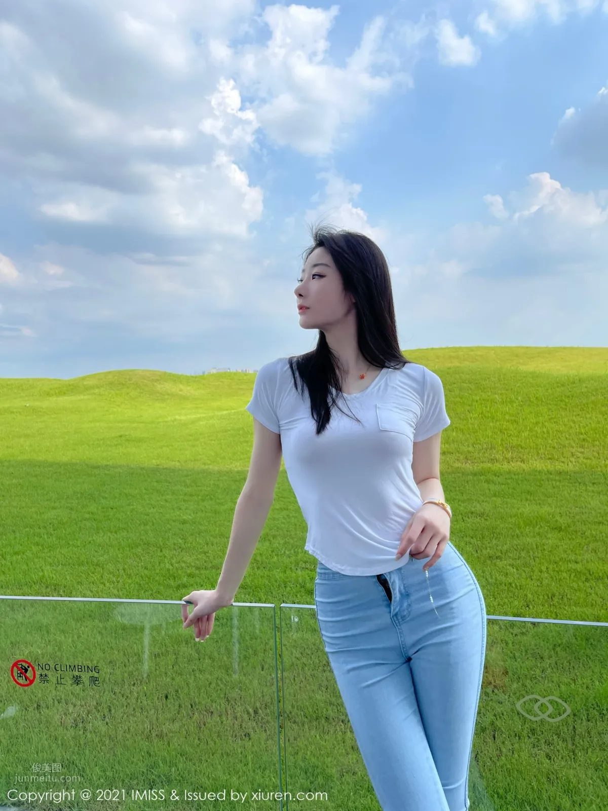 新人模特逗逗DouDou 長相清秀苗條多姿 2