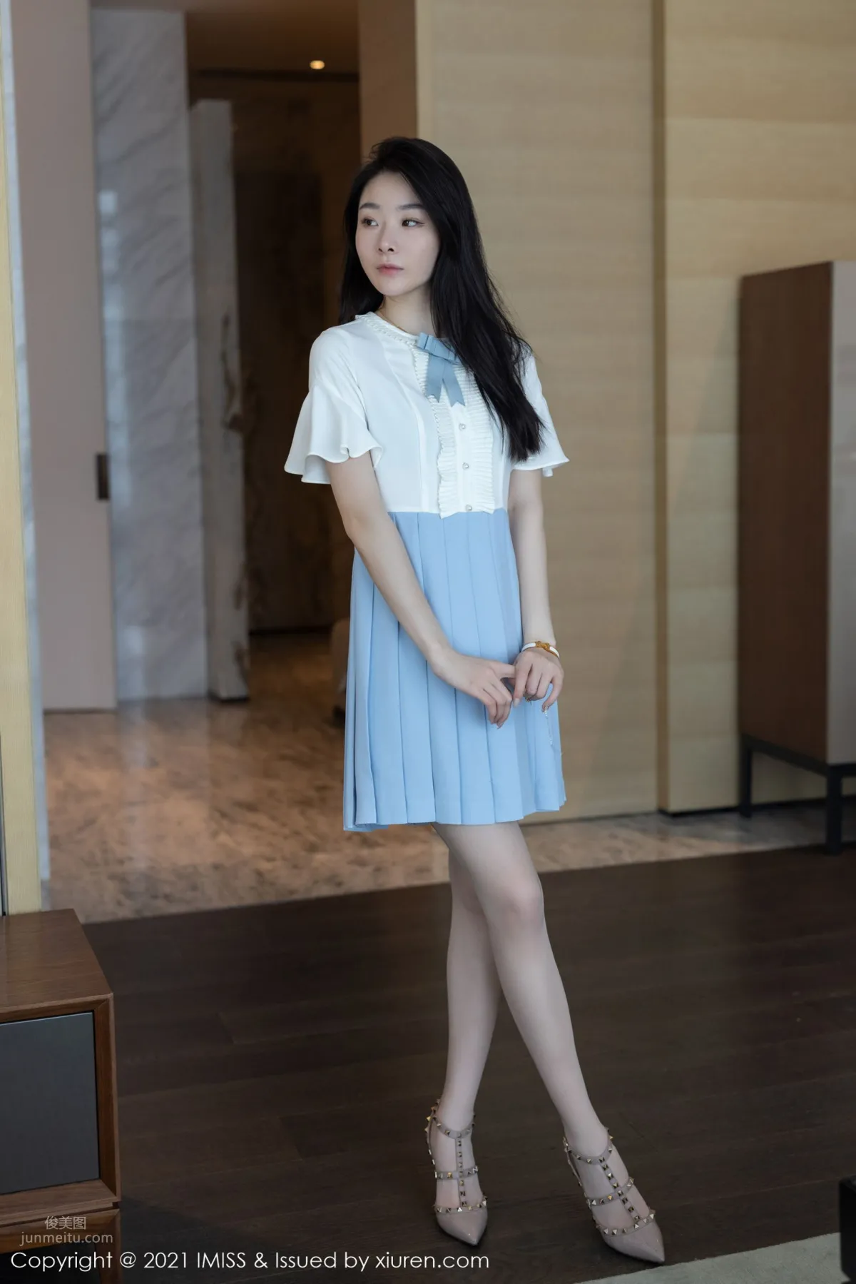 新人模特逗逗DouDou 长相清秀苗条多姿_29