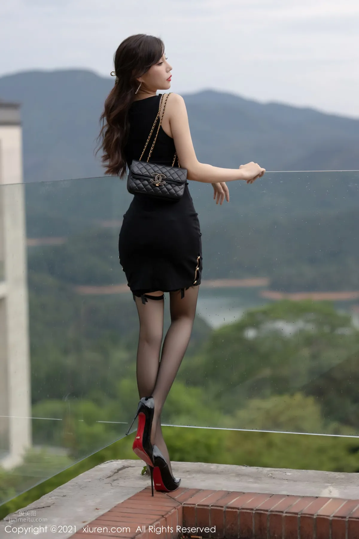 高冷女神芝芝Booty  魅惑黑色镂空系列_0