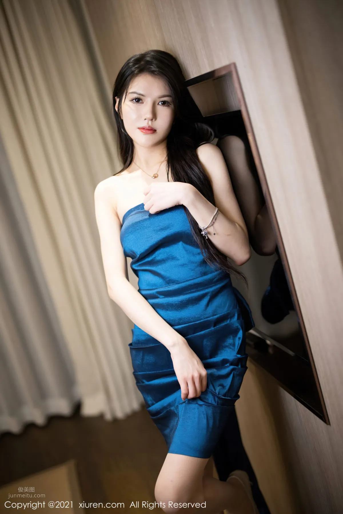 New Model Yuan Yuanjiang, Deep Blue Elegant Formal Dress photo 20