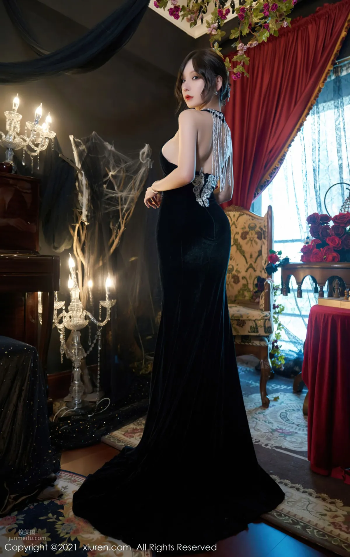 Zhou Yuxi Dali Travel Shoot, Gorgeous and Elegant Black Stockings and Halter Dress photo 1
