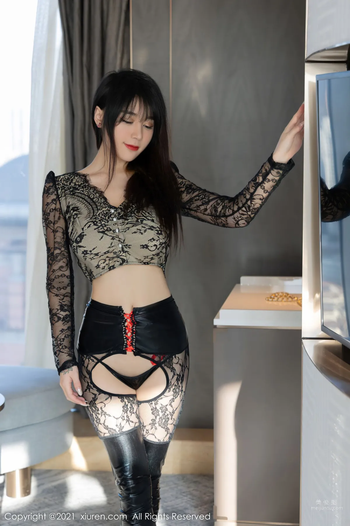 [XiuRen] 2021.12.16 No.4342 美七 Mia 1