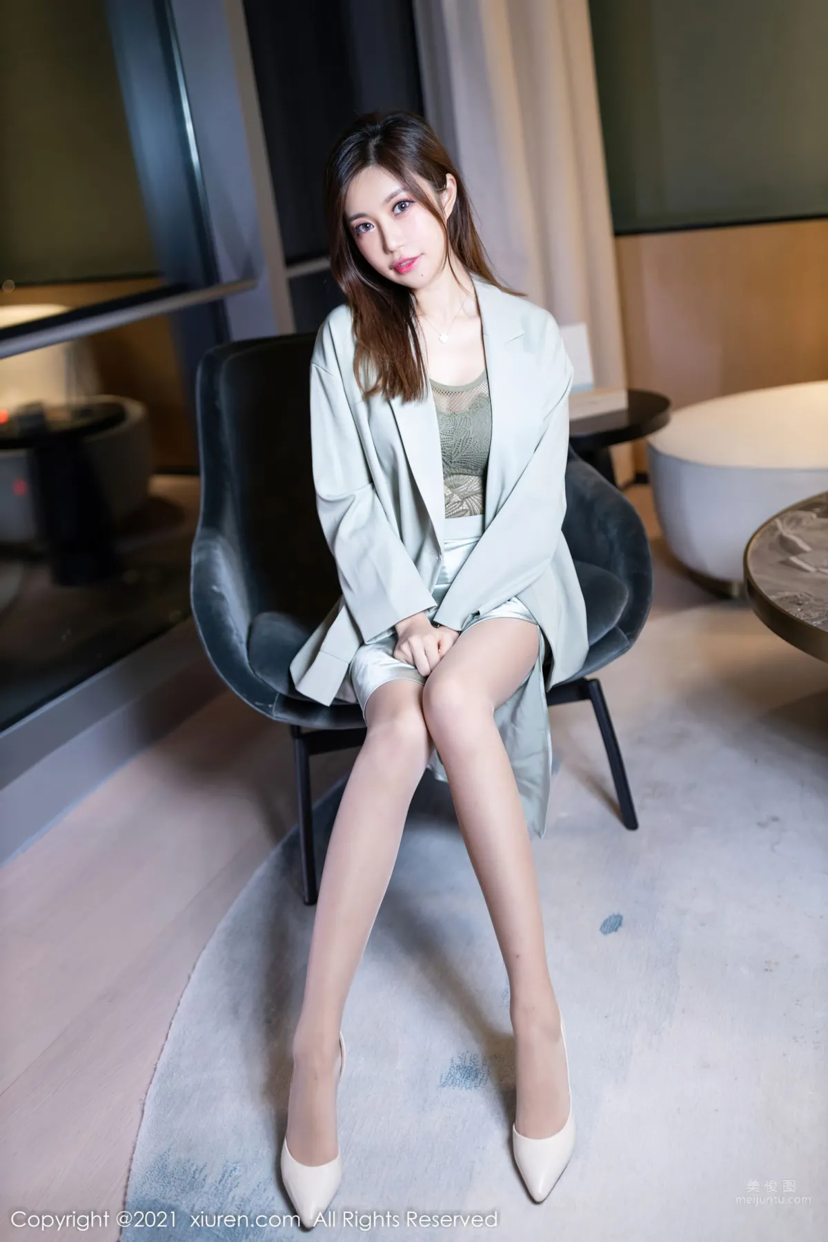 [XiuRen] 2021.12.17 No.4353 绮裡嘉ula 2