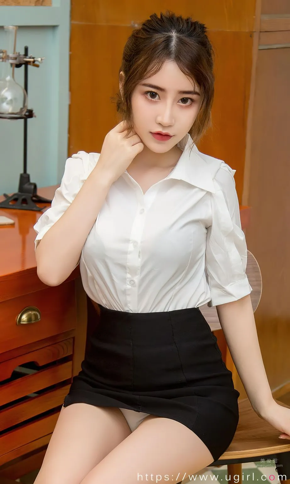 Fei Yueying Talks About Cherry Blossoms and Love, Experience a Different Kind of Love photo 7