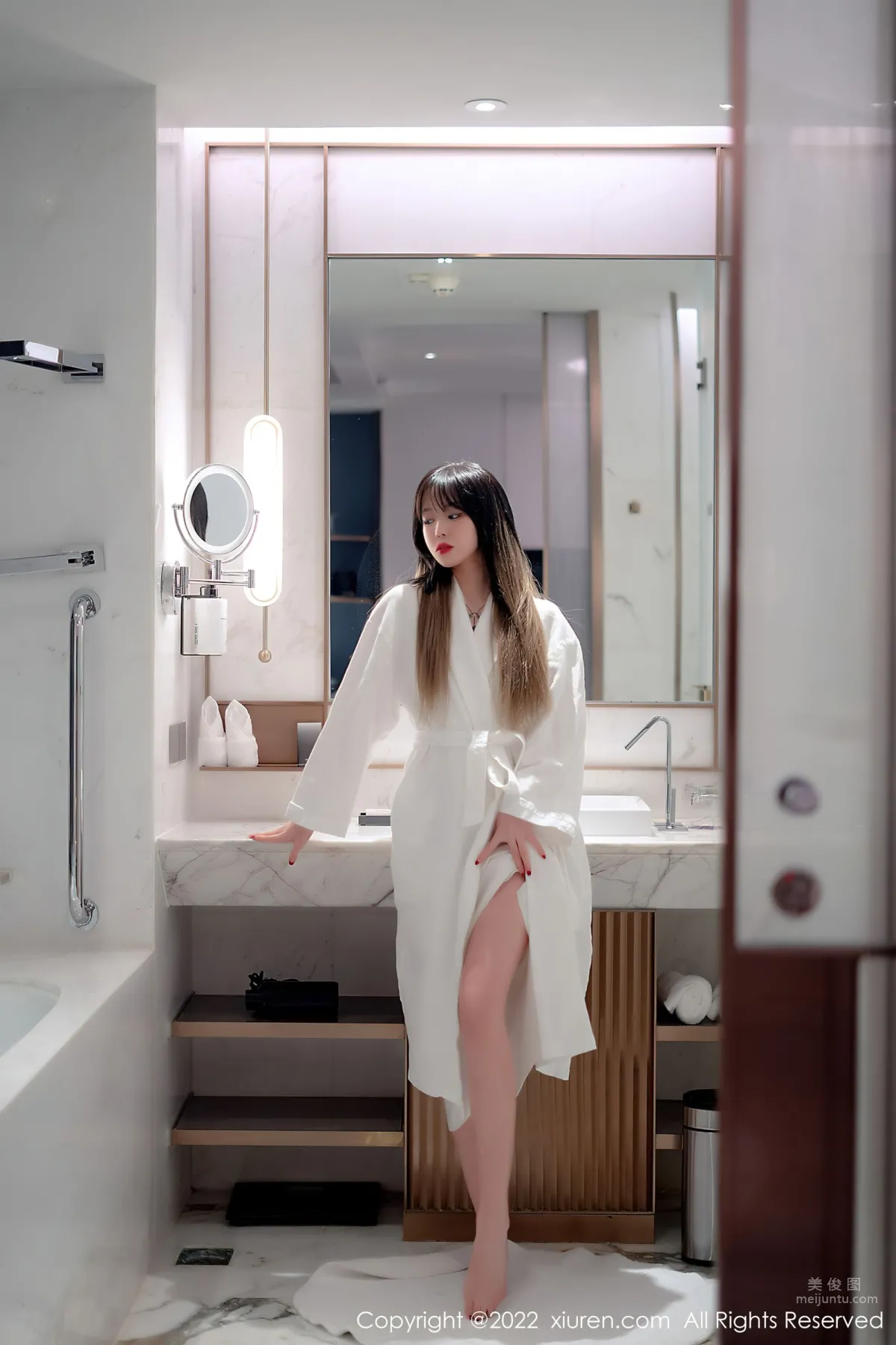 [XiuRen] 2022.02.21 No.4611 奶瓶. 2