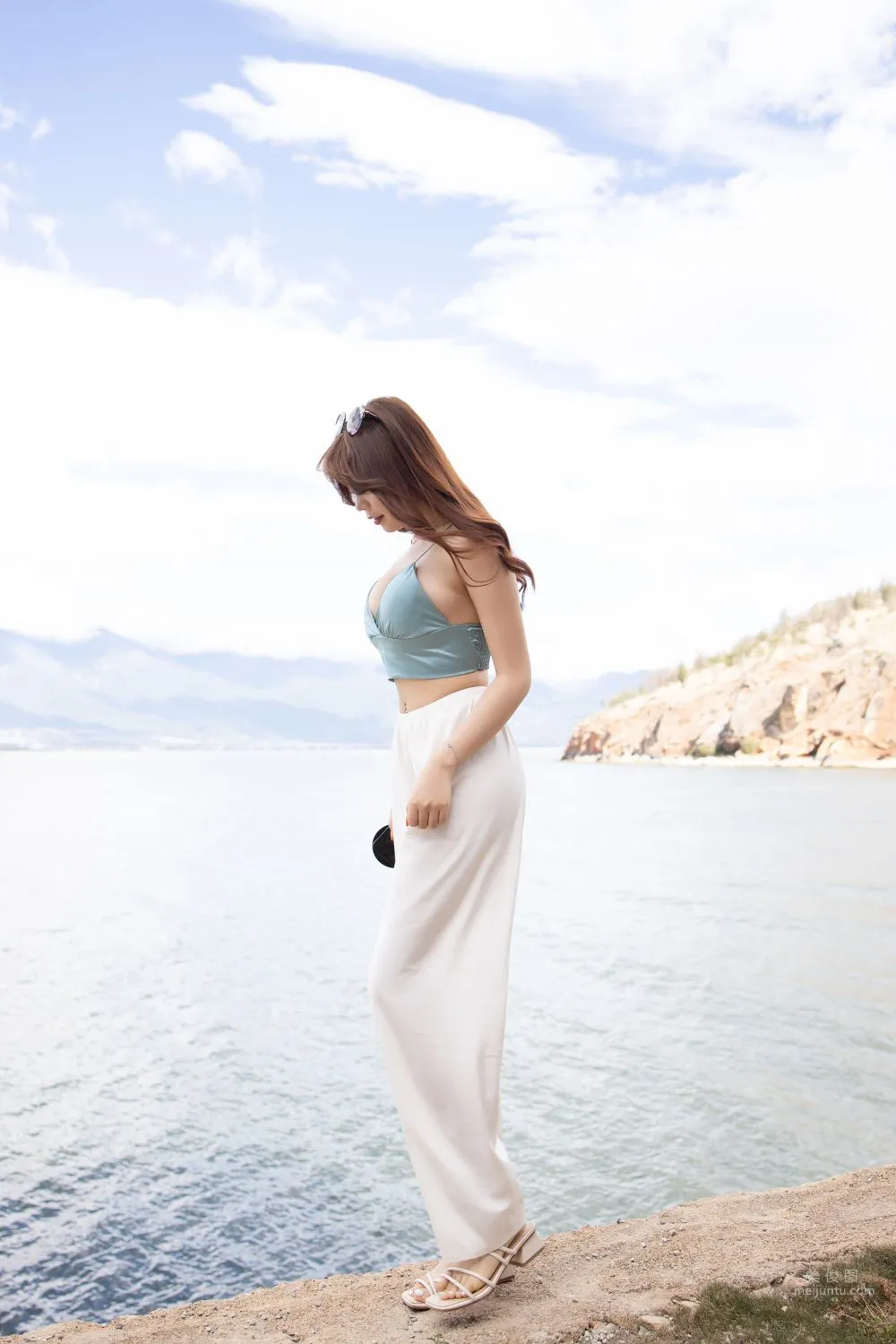 Urban Beauty Zhizhi Tight White Long Pants photo 6