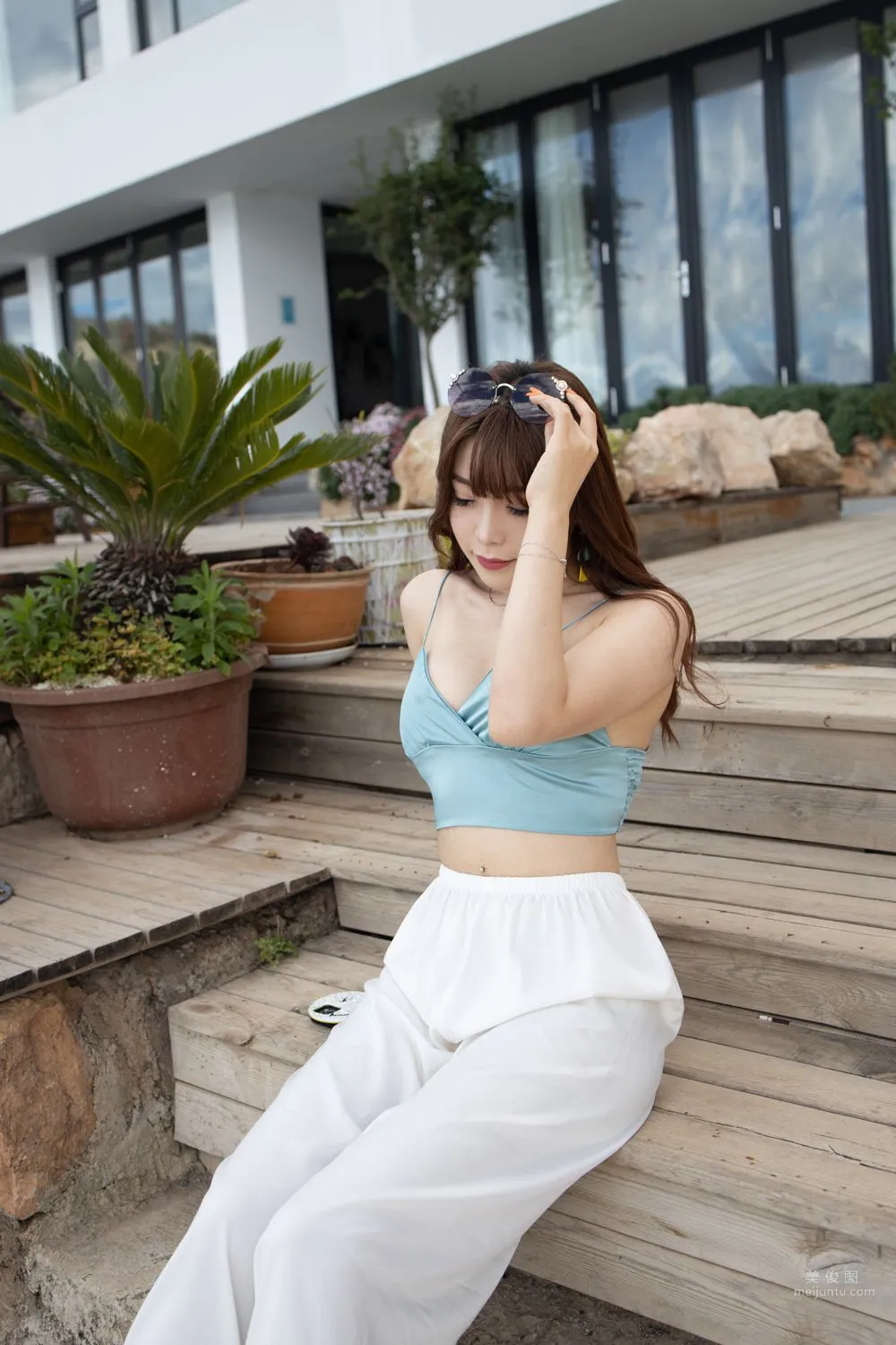 Urban Beauty Zhizhi Tight White Long Pants photo 67