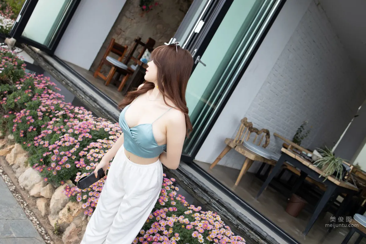 Urban Beauty Zhizhi Tight White Long Pants photo 16