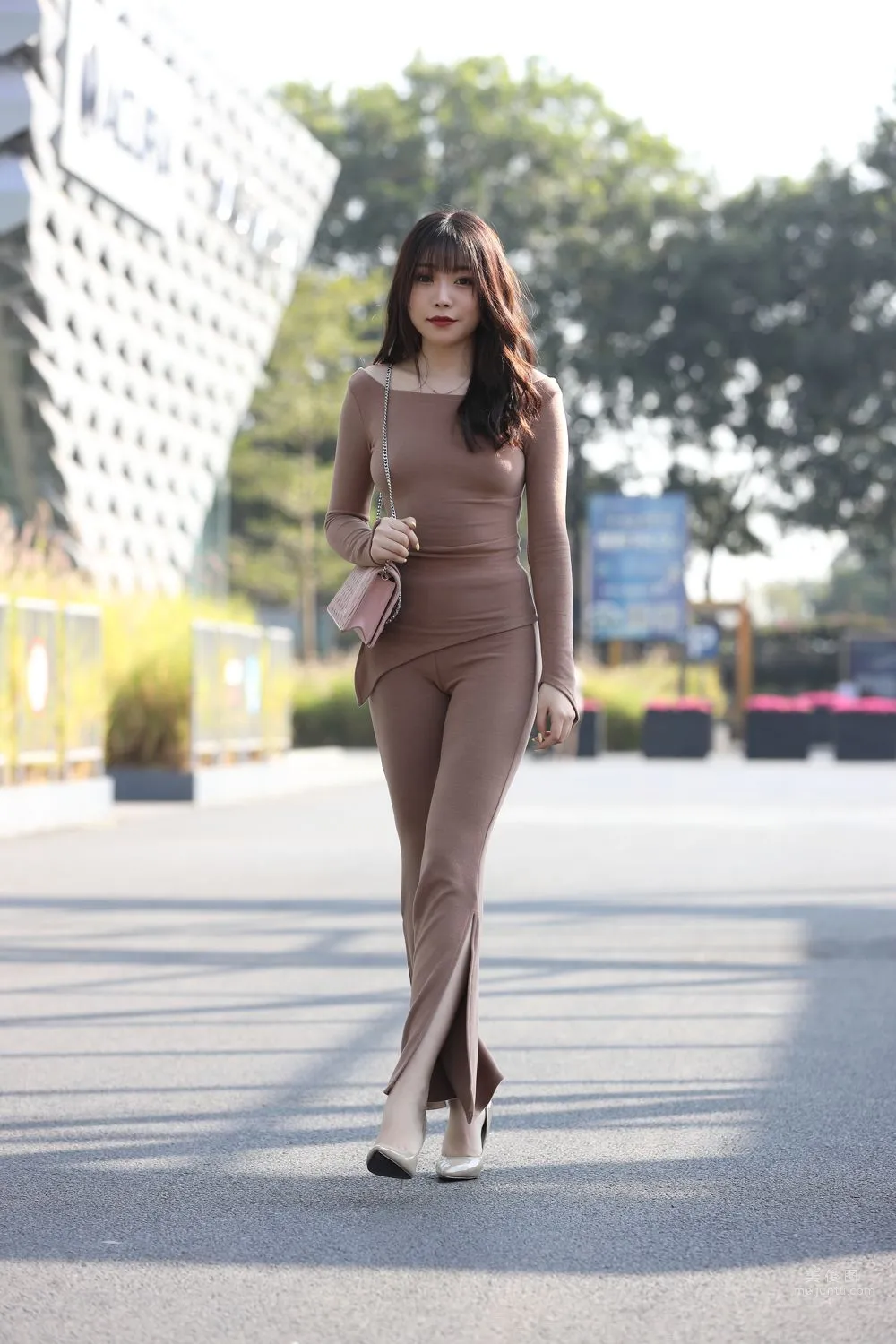 City Beauty Zhizhi Booty, Off-Shoulder Sexy Tight Slit Pants photo 19