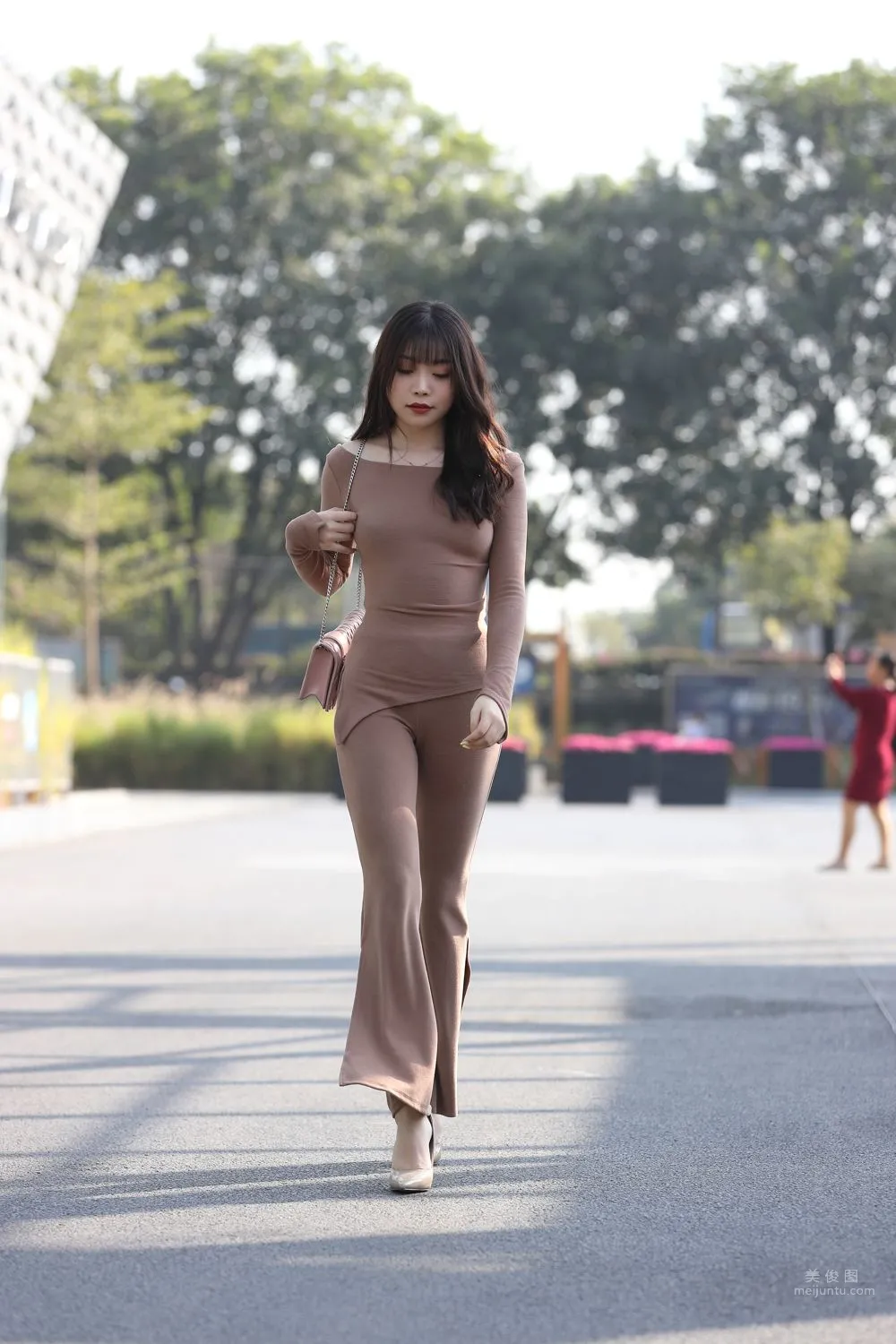 City Beauty Zhizhi Booty, Off-Shoulder Sexy Tight Slit Pants photo 18