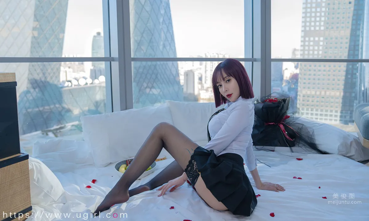 果儿Victoria衬衫之下  隐约可见心知所想_33