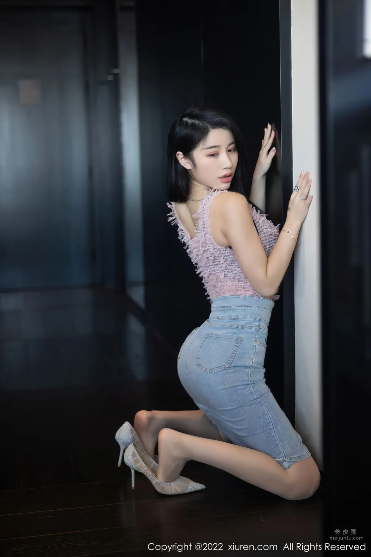 [XiuRen] 2022.08.25 No.5489 美七 Mia 7