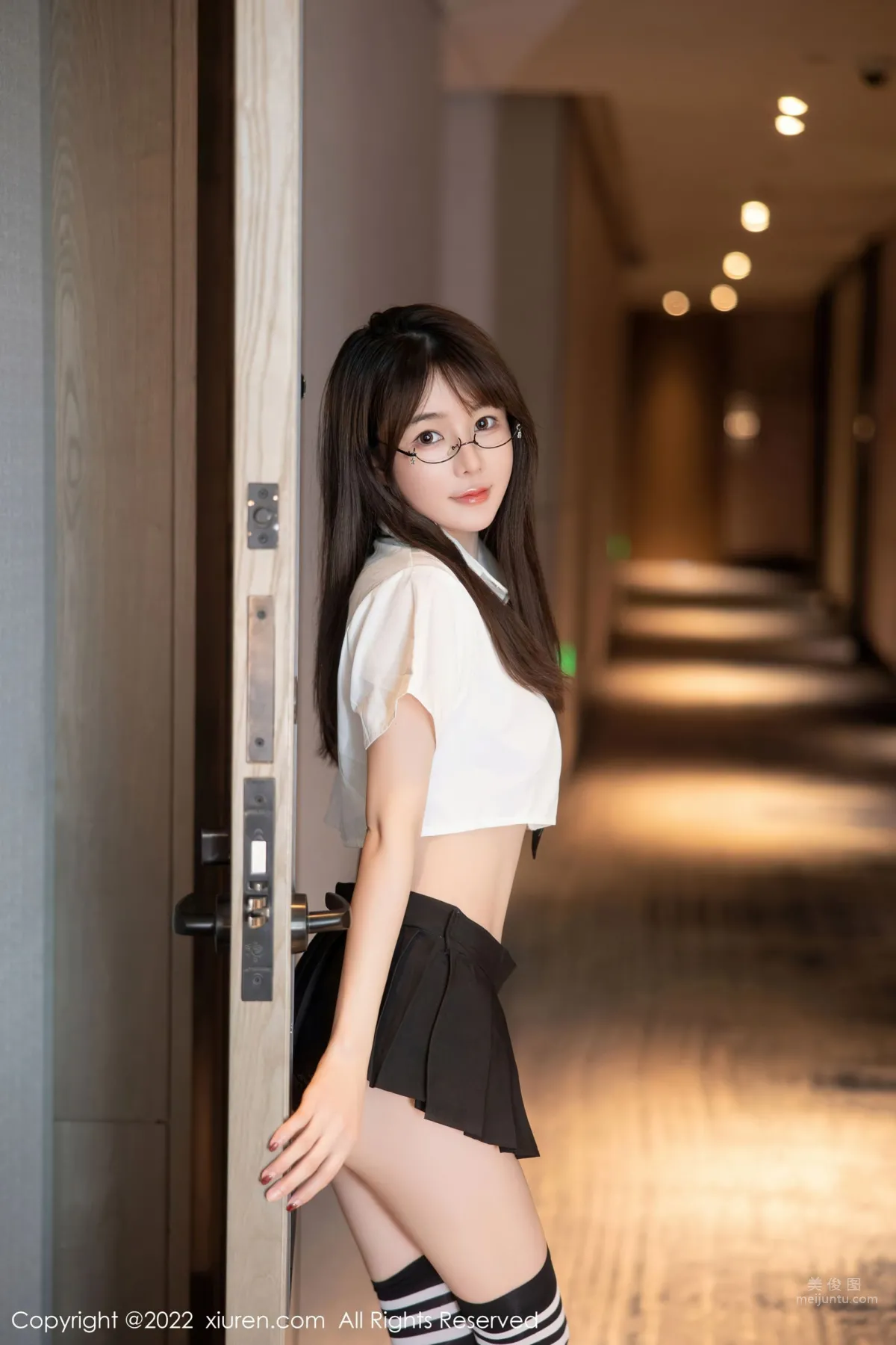 [XiuRen] 2022.08.01 No.5365 婠婠麼 2