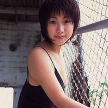 金井アヤ