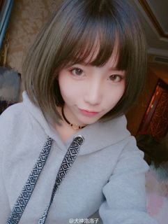 犬神洛洛子