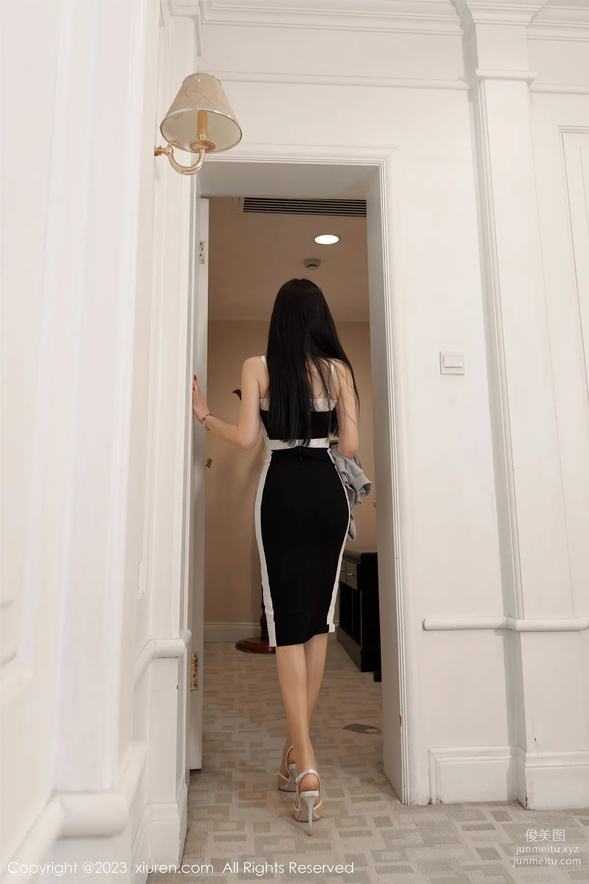 [XiuRen] 2023.02.24 NO.6323 Zhou Yuxi Sally Macau Travel Shoot photo 17