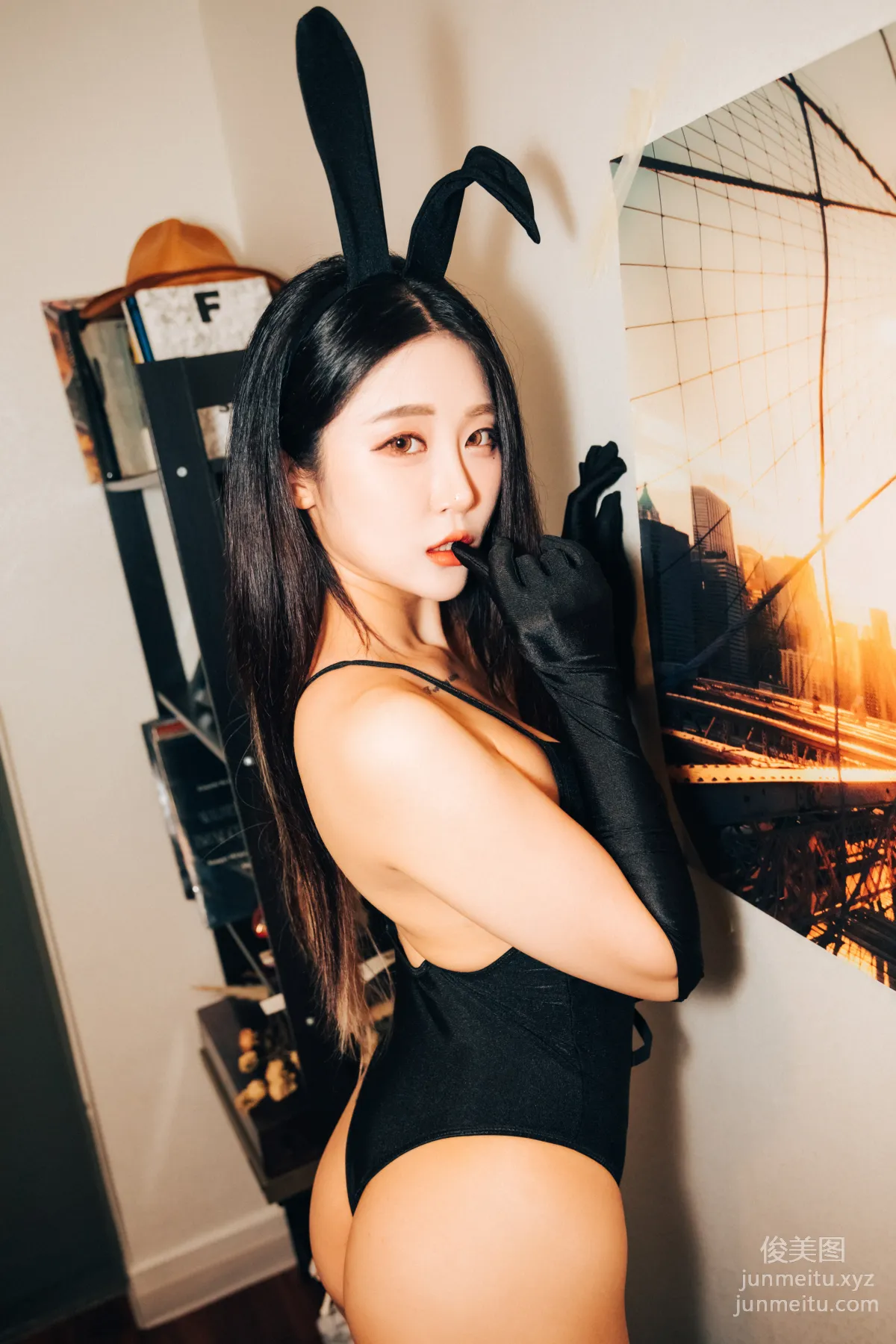 Bomi: LOOZY 004. - roommate photo 33