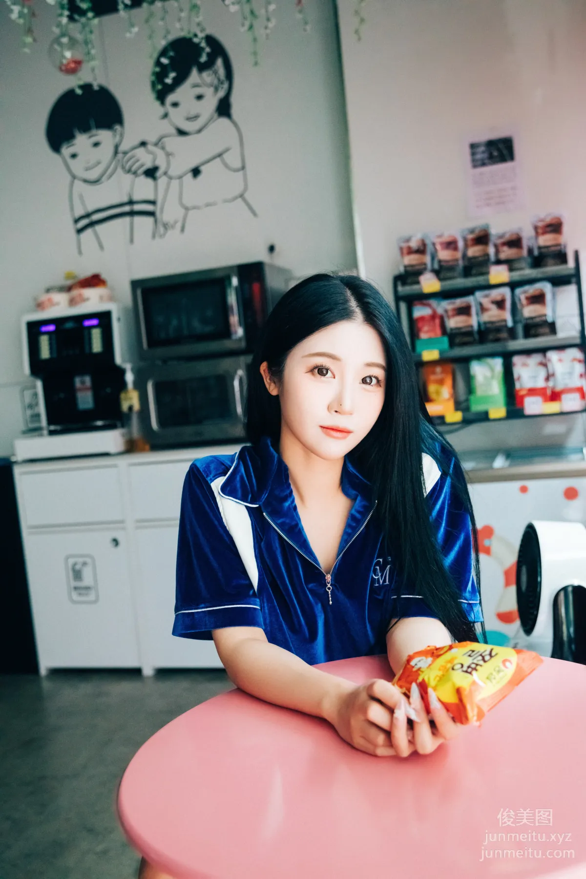 Bomi: LOOZY 028. - Part Timer photo 63