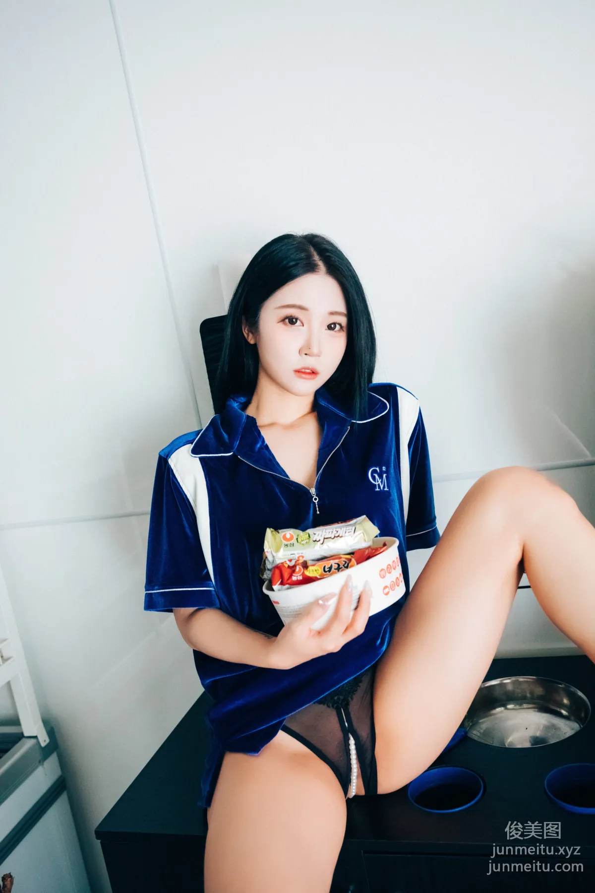 Bomi: LOOZY 028. - Part Timer photo 71