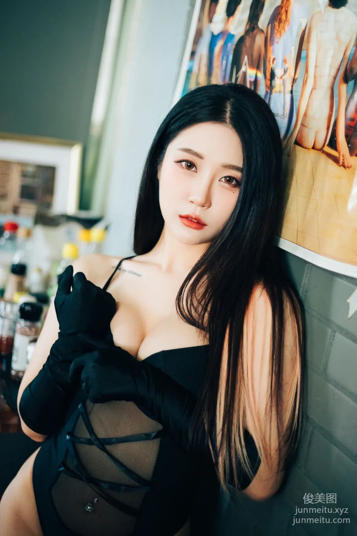 Bomi: LOOZY 032. Roomate photo 30