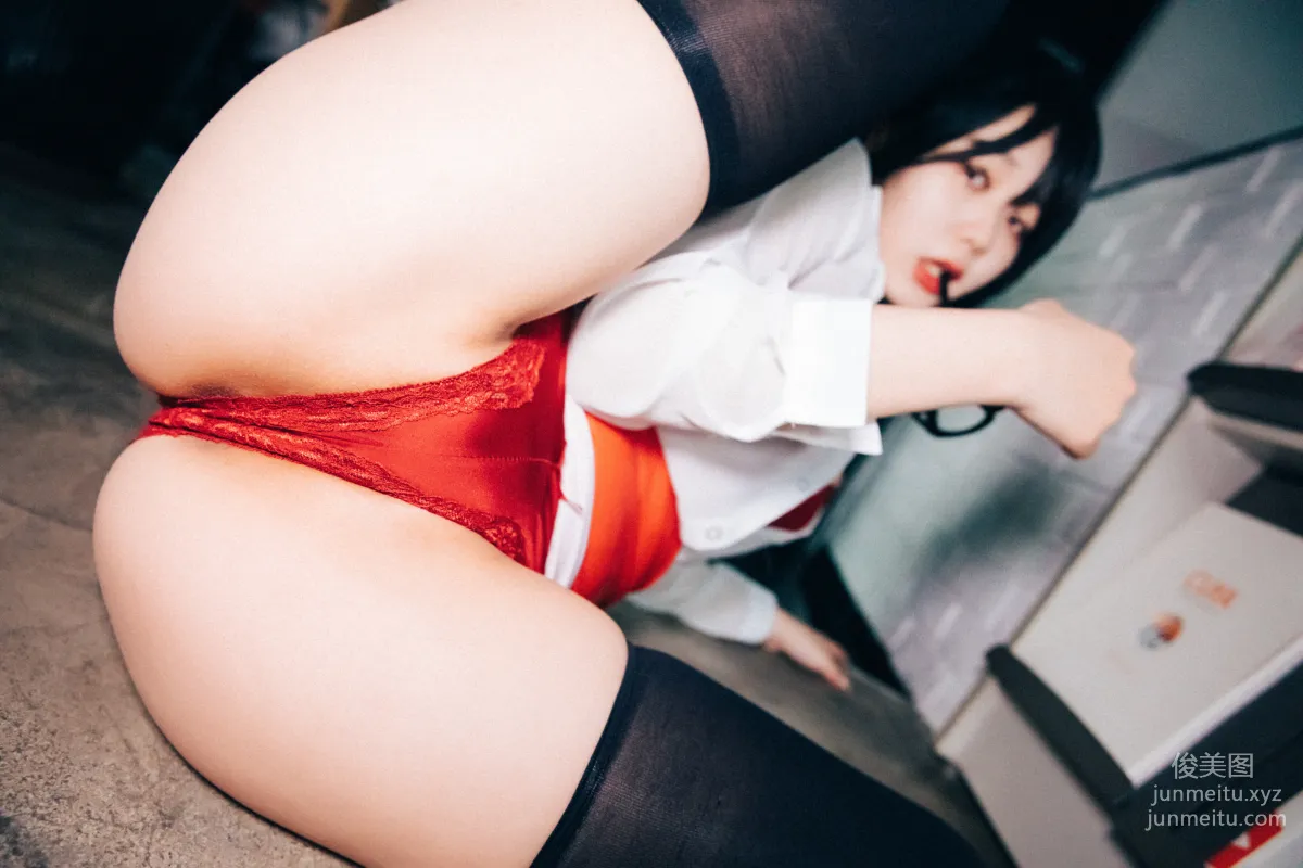 Zia: LOOZY 046. Office slave photo 86