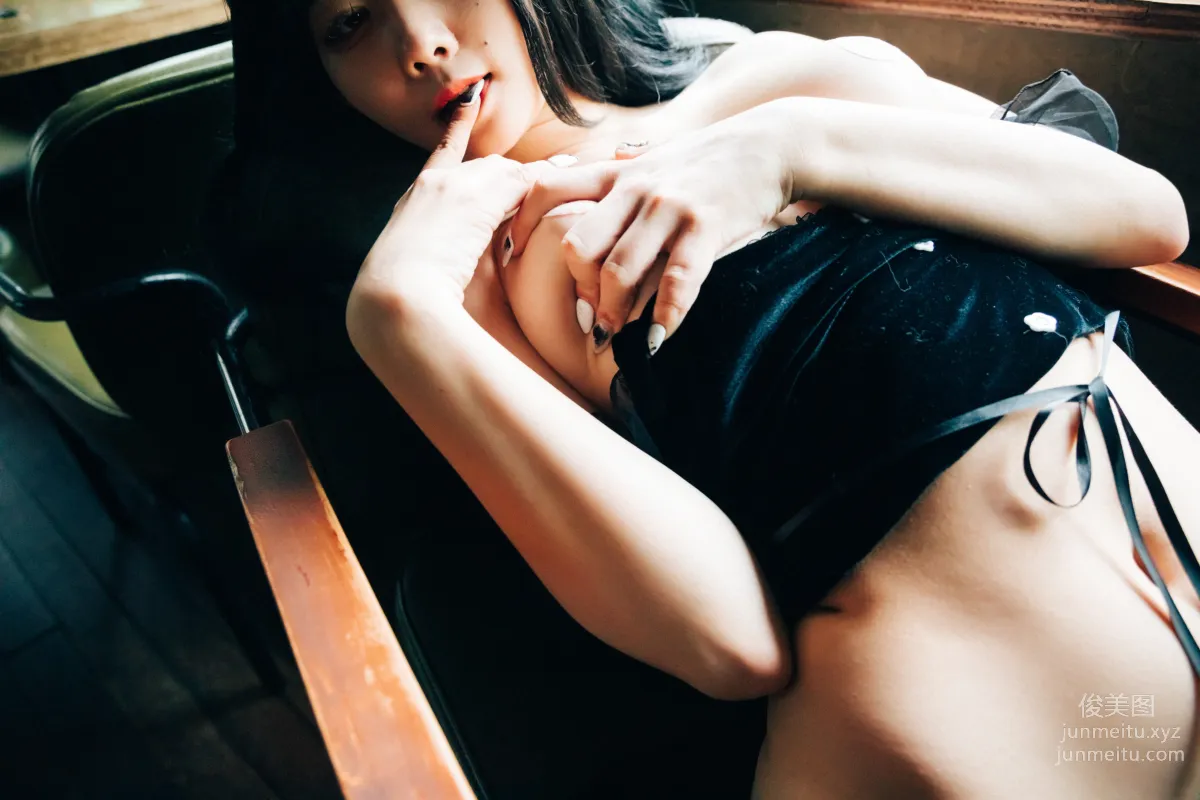 049.[Loozy] Zia (지아) - SM Bar [211P] 5