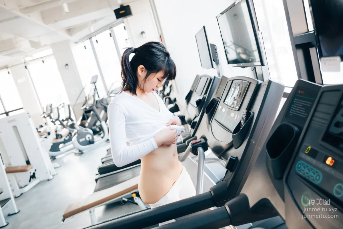 052.[Loozy] Kissme - Strip Fitness + Video [85P] 17