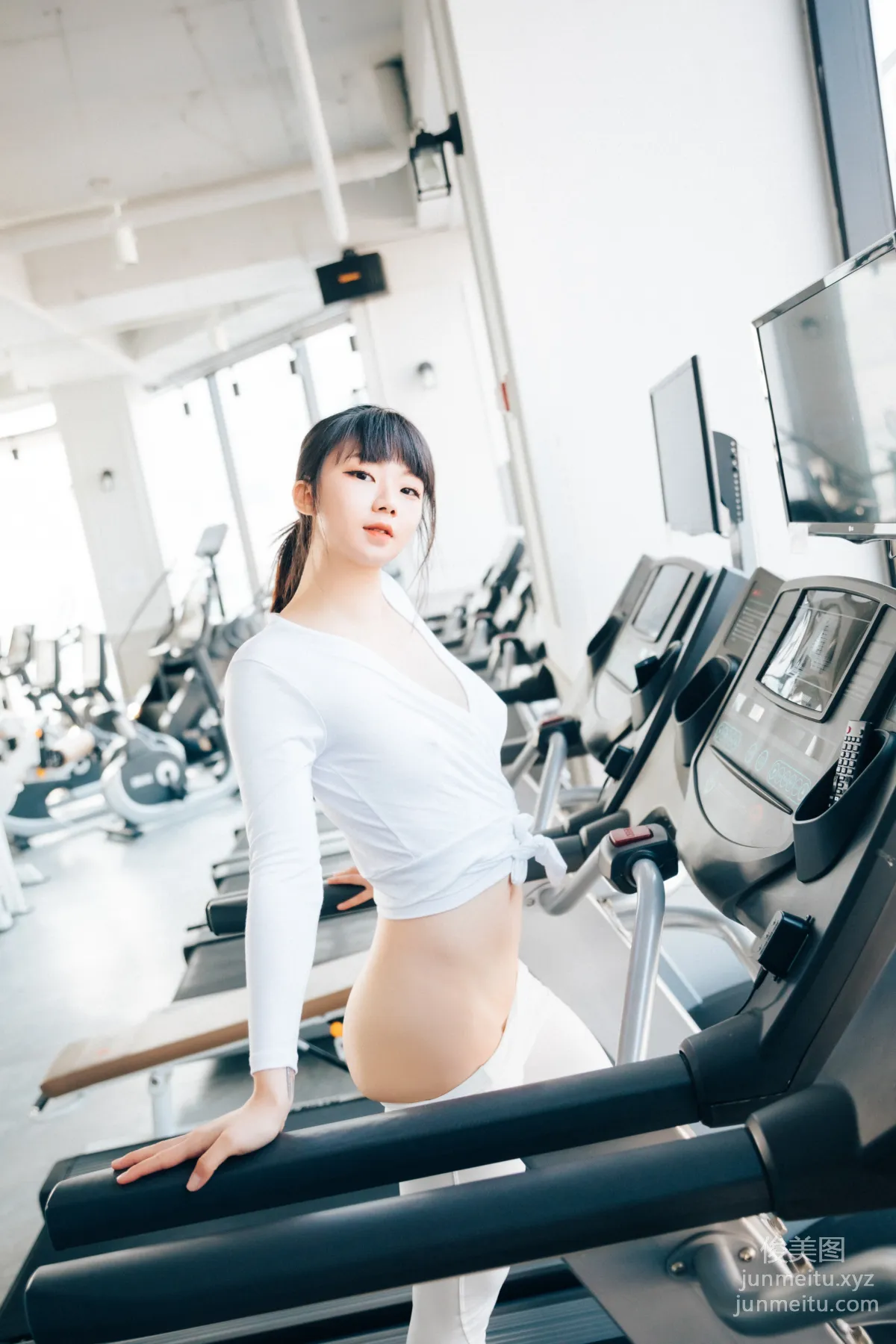 052.[Loozy] Kissme - Strip Fitness + Video [85P] 21