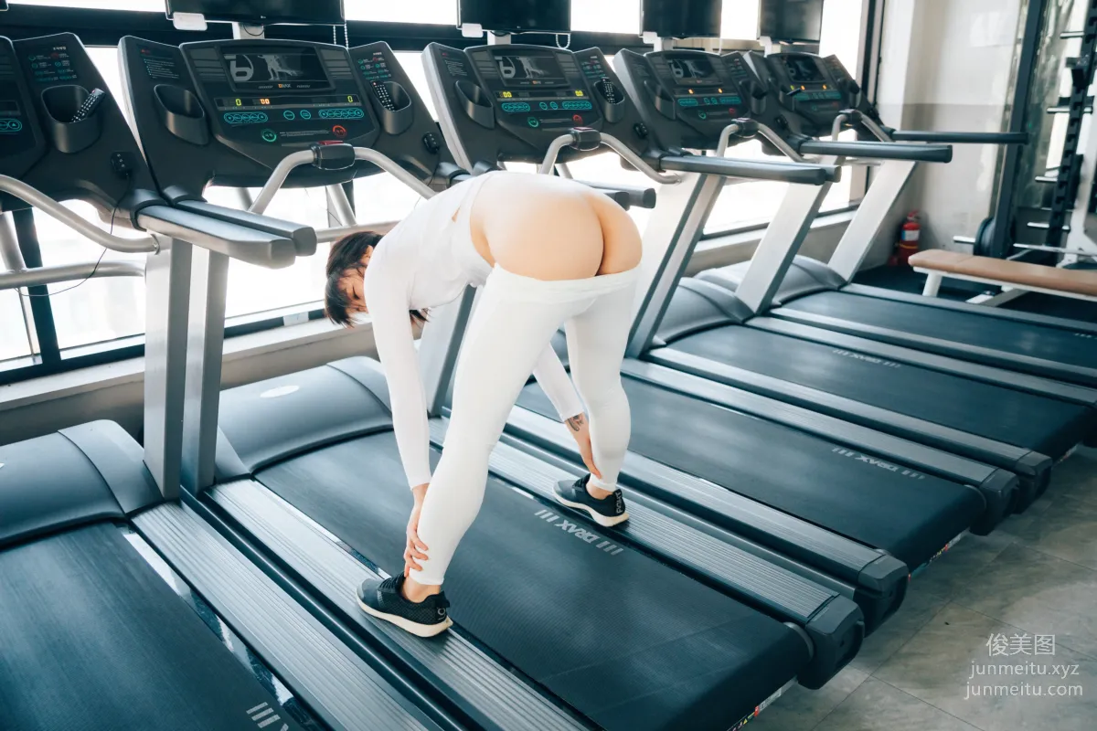 052.[Loozy] Kissme - Strip Fitness + Video [85P] 23