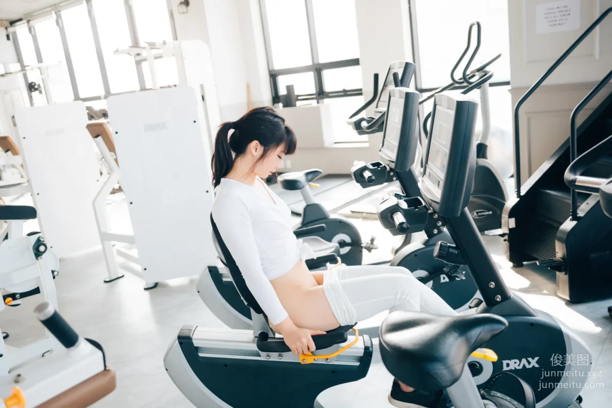 052.[Loozy] Kissme - Strip Fitness + Video [85P] 28