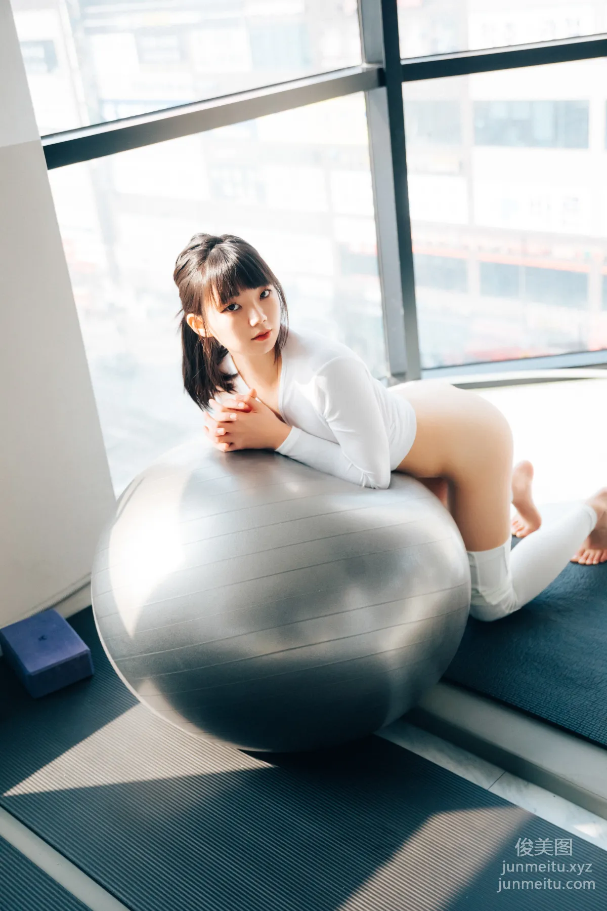 052.[Loozy] Kissme - Strip Fitness + Video [85P] 50