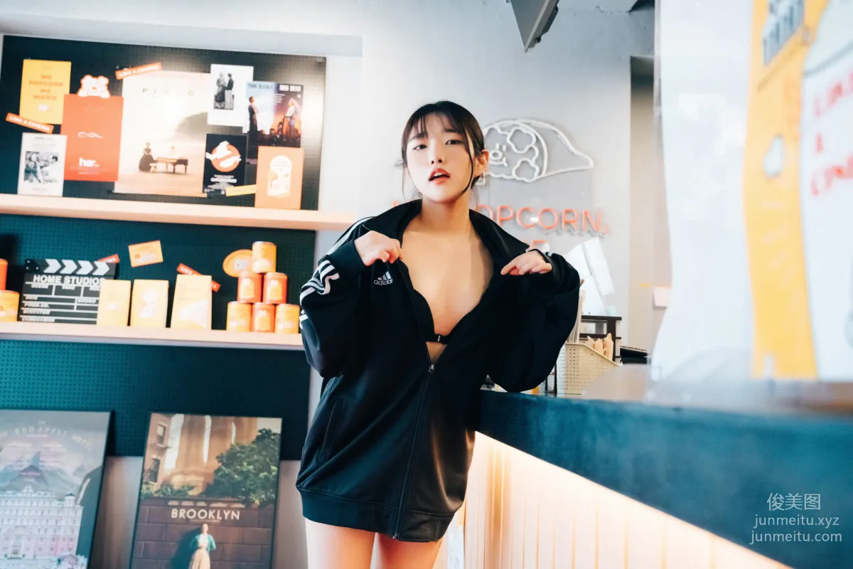 065.[Loozy] Sonson (손손) - Cinema girl_S.ver [123P] 16