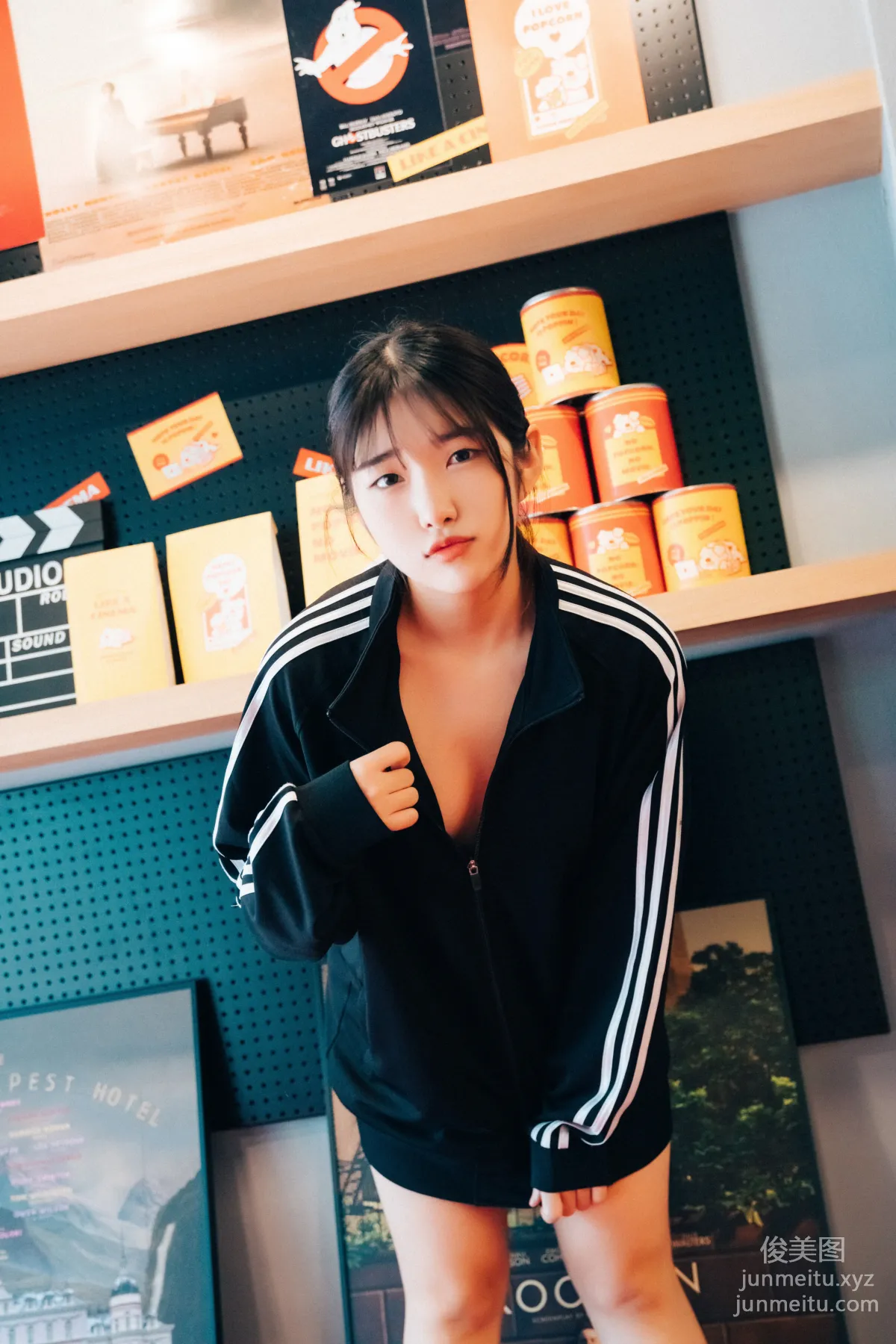 065.[Loozy] Sonson (손손) - Cinema girl_S.ver [123P] 20