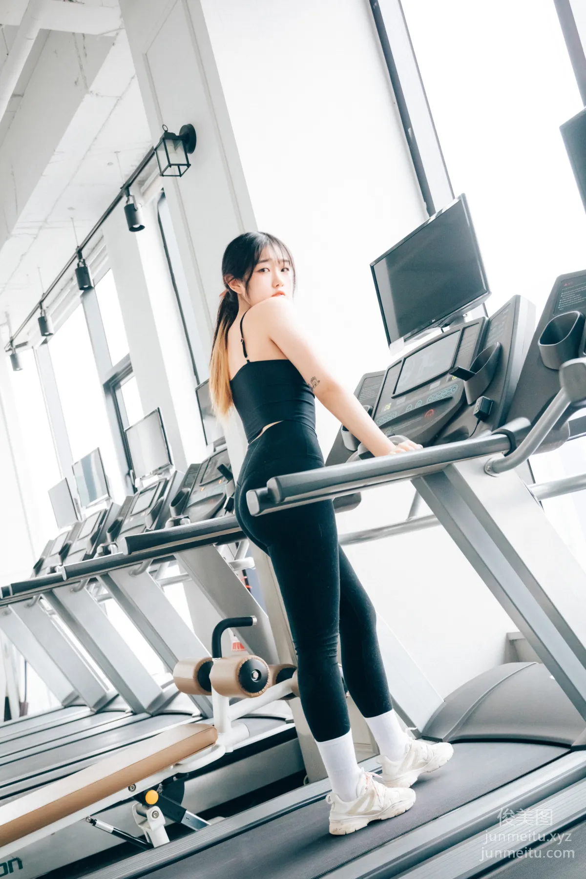 086.[Loozy] Sonson (손손) – Personal trainer + S.Ver [117P] 10
