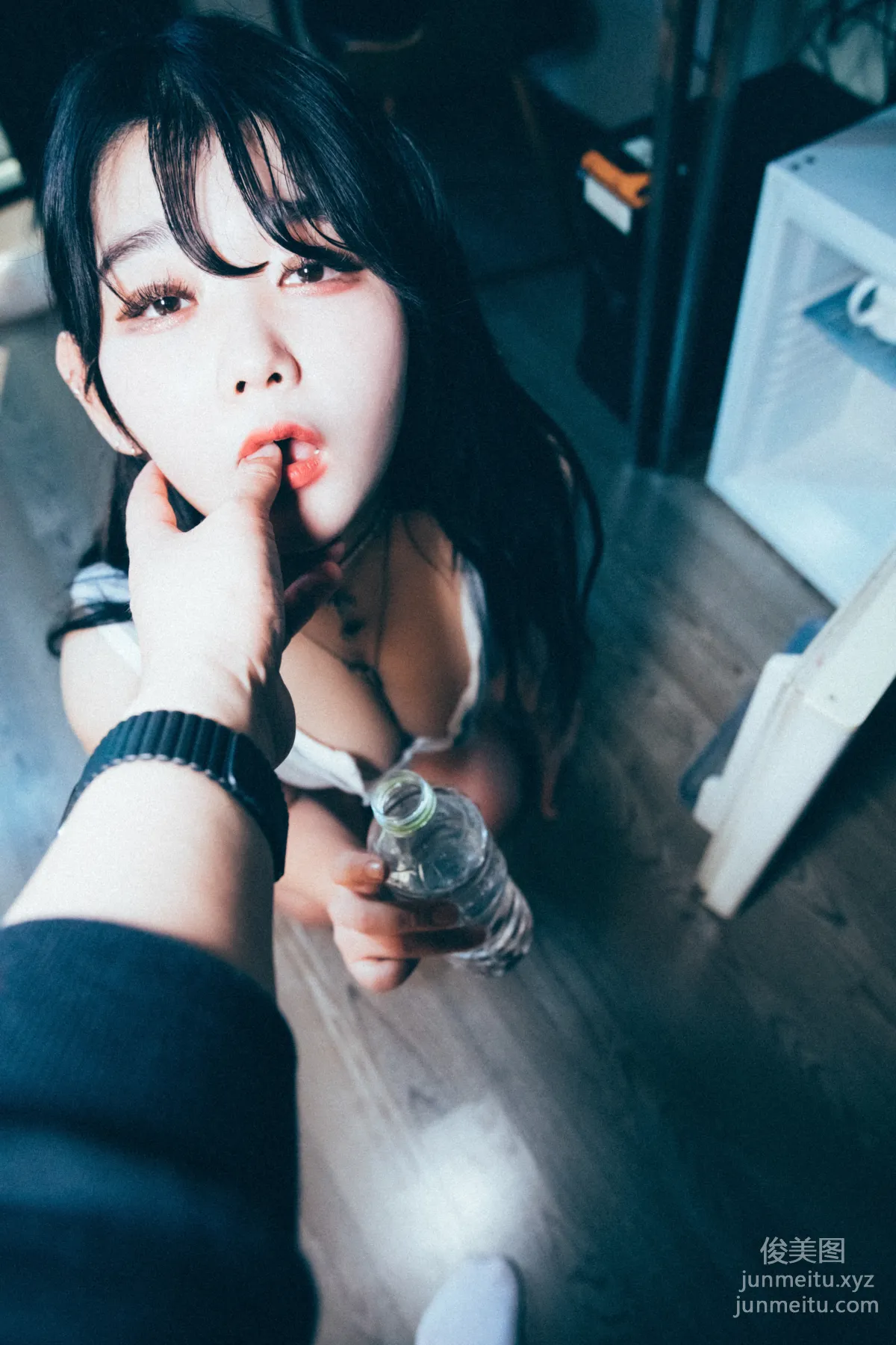095.[Loozy] Zia (지아) - Wannait [93P] 60
