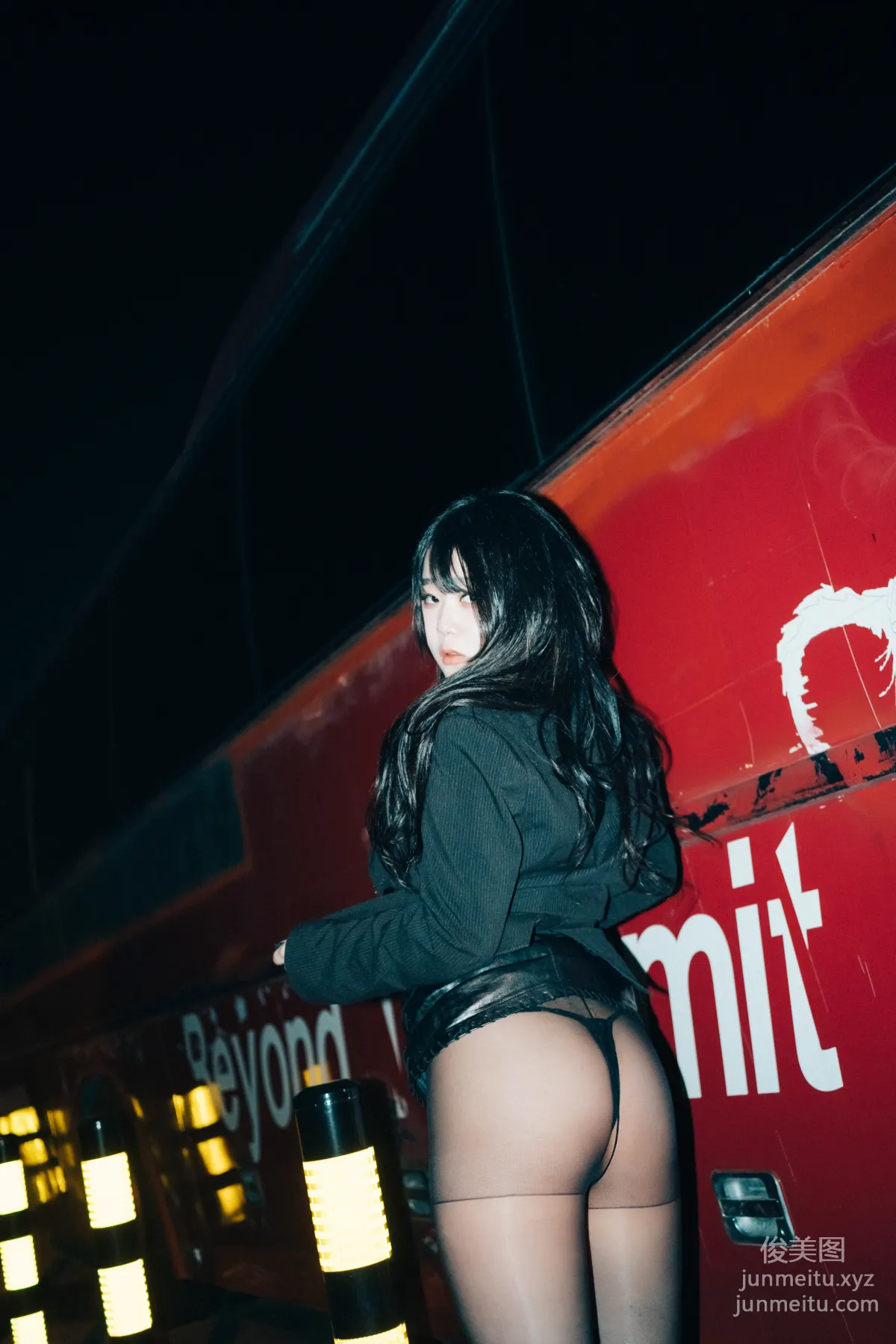 104.[Loozy] Zia (지아) - XXX At Night Road[161P] 3